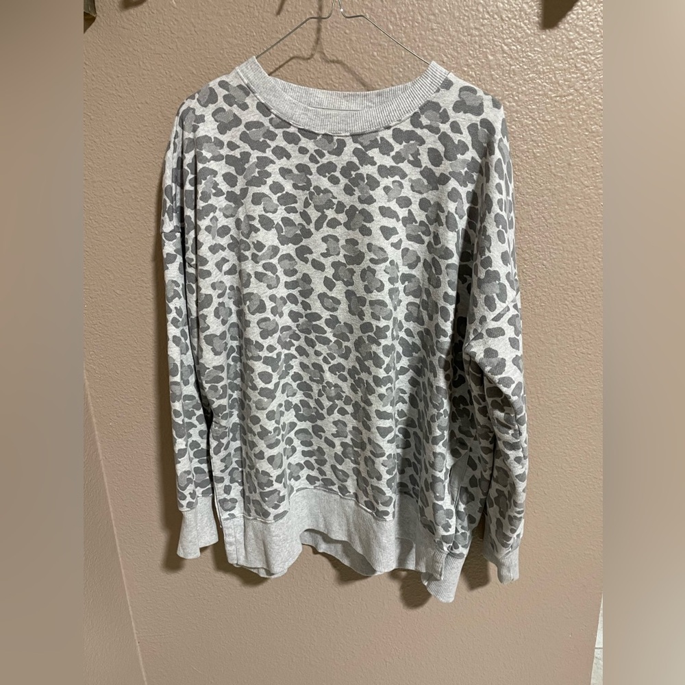 Light Gray Leopard Print Pullover Sweater - Women's
